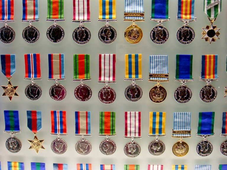 How to Start Collecting Medals, Badges and Awards - Identify Medals