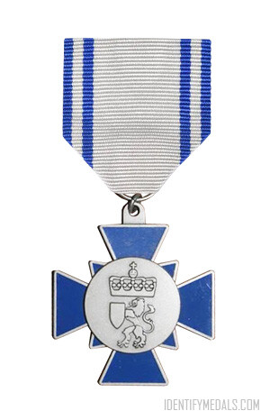 The Civil Defense Cross of Honor - Medals & Awards from Norway