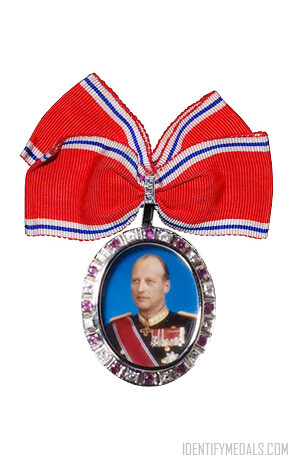 The Royal Family Order of Harald V - Awards from Norway